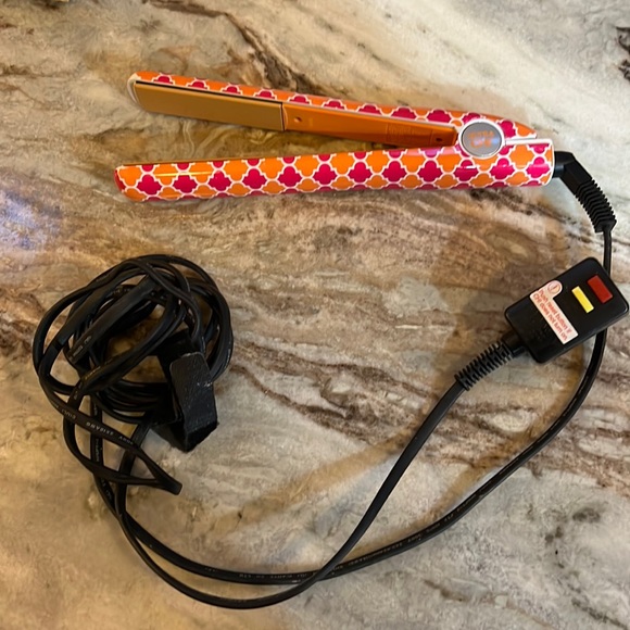 Ultra Chi Straightener - Picture 1 of 5